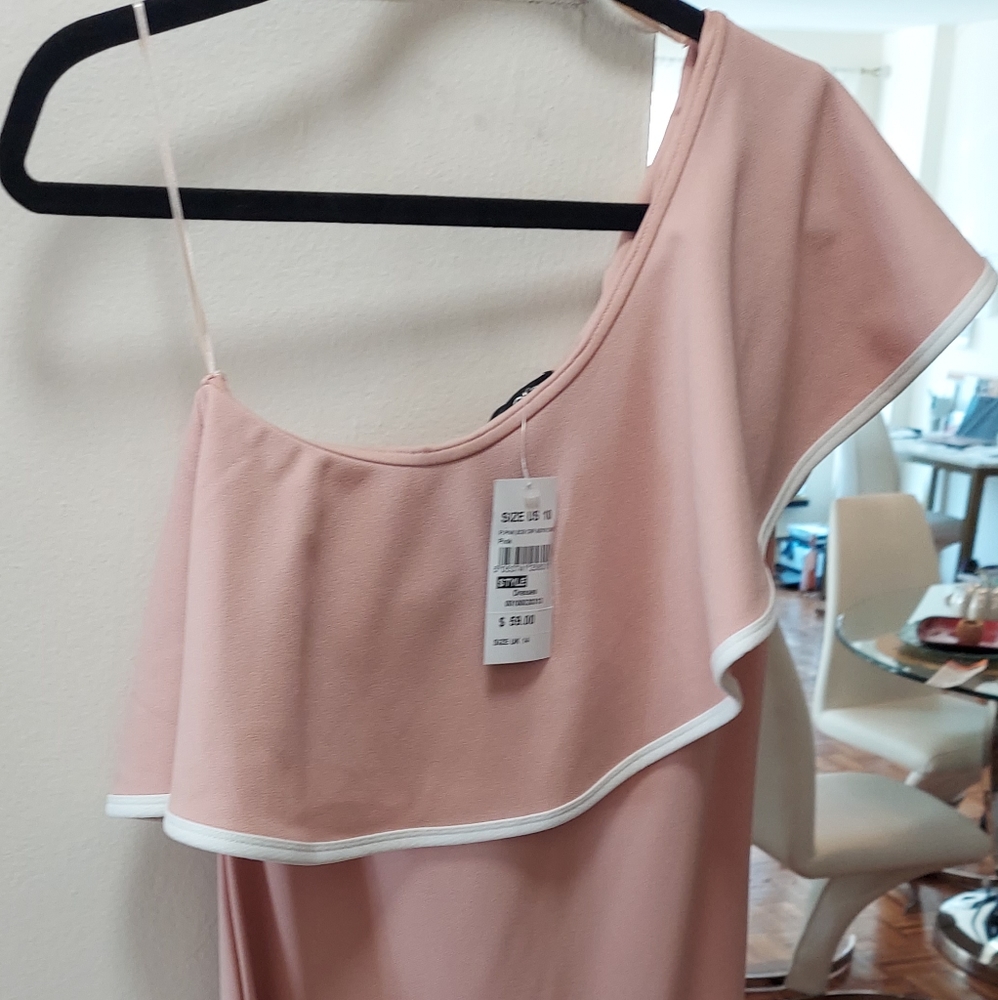 Sexy Pink one shoulder dress looks more like Peach 🍑 color than pink by QUIZ